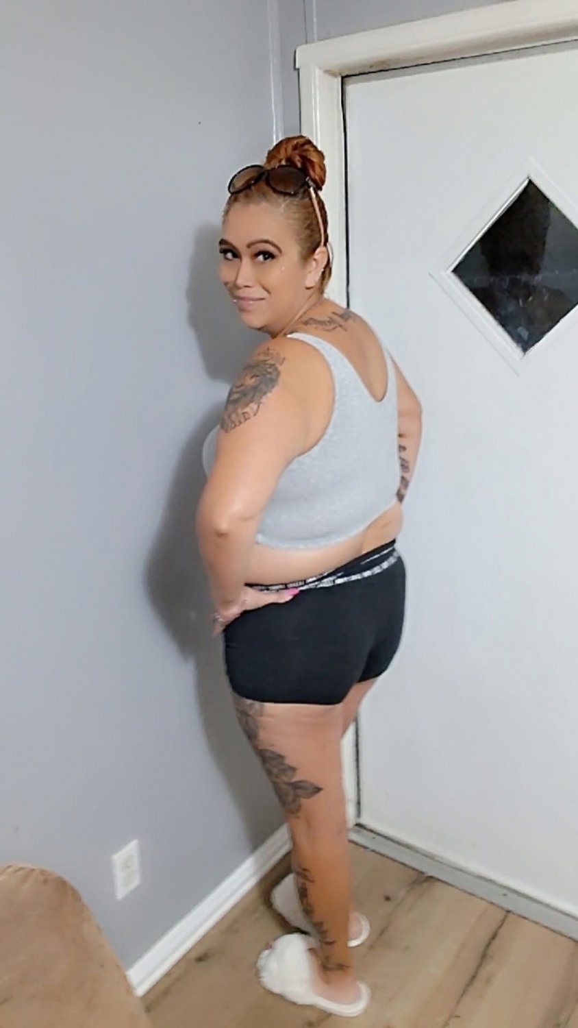 Latina milf rubs her pussy on video chat Caliente Madura quemada por video chat #eFVvgIcl