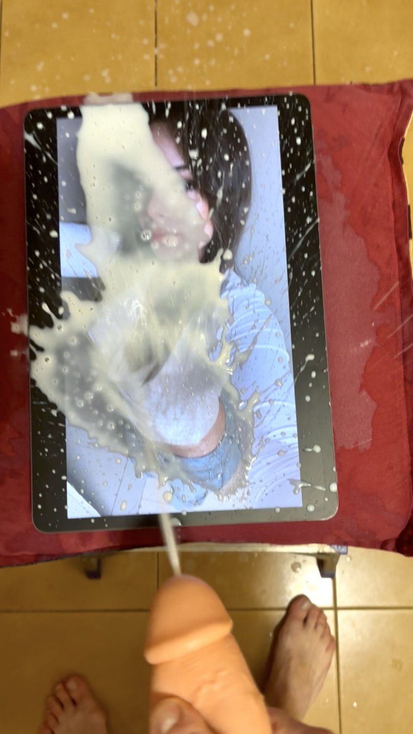 Sexy slutty girl cum splash (fake cock) (request) #TcgO7LJY
